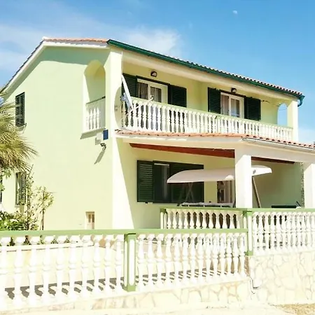 Apartment In With Terrace Air Conditioning Wi Fi Washing Machine Sali